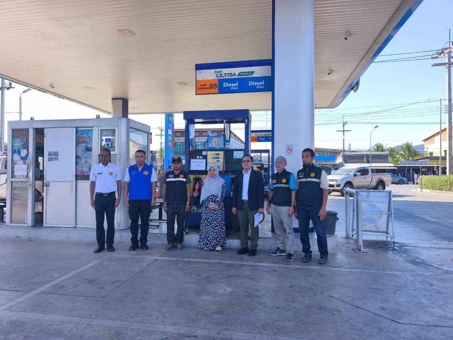 รองผู้ว่าฯ ปัตตานี ลงพื้นที่ตรวจสอบสถานีบริการน้ำมัน ปตท. ในพื้นที่อำเภอทุ่งยางแดง และอำเภอเมืองปัตตานี 