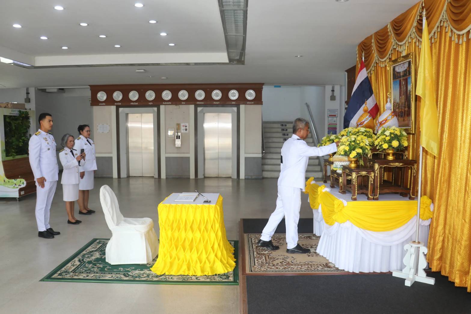 จังหวัดปัตตานี จัดพิธีลงนามถวายพระพรชัยมงคล เนื่องในวันฉัตรมงคล เพื่อน้อมสำนึกในพระมหากรุณาธิคุณของพระบาทสมเด็จพระเจ้าอยู่หัว