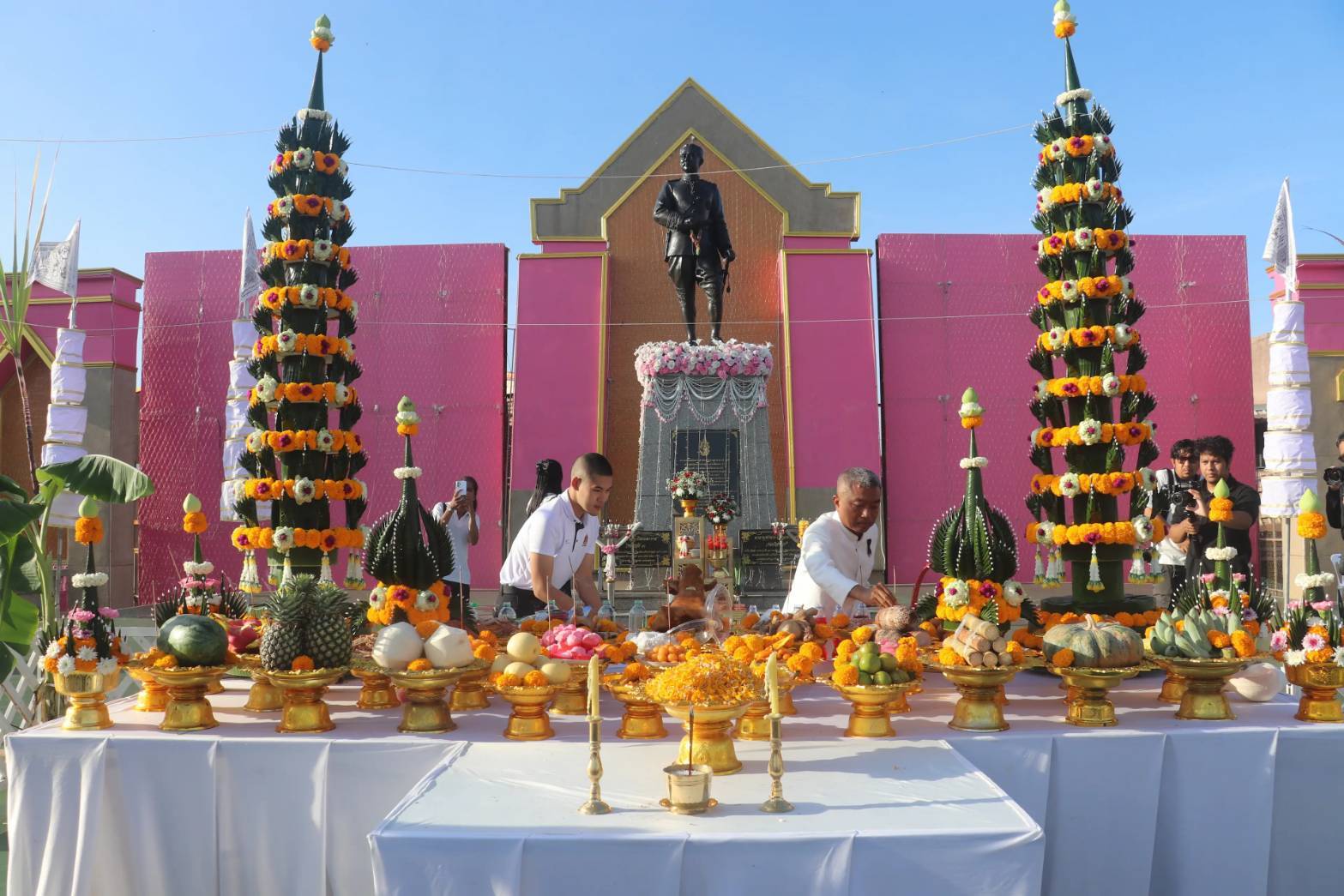 จังหวัดปัตตานี จัดพิธีบวงสรวงศาลหลักเมืองปัตตานี พระบรมราชานุสาวรีย์ พระบาทสมเด็จพระจุลจอมเกล้าเจ้าอยู่หัว รัชกาสที่ 5 เพื่อเป็นสิริมงคลแก่ประชาชนในจังหวัดปัตตานี ประจำปี 2569