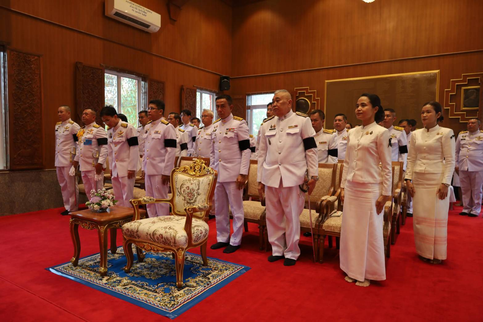 จังหวัดปัตตานี จัดพิธีทำบุญตักบาตรข้าวสารอาหารแห้งแด่พระภิกษุสงฆ์ 49รูป เพื่อเฉลิมพระเกียรติและถวายเป็นพระราชกุศล ในโอกาสมหามงคลวันเฉลิมพระชนมพรรษา สมเด็จพระนางเจ้าฯ พระบรมราชินี